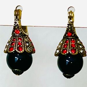 Heidi Daus 🆕 Swarovski Crystals hugger earrings